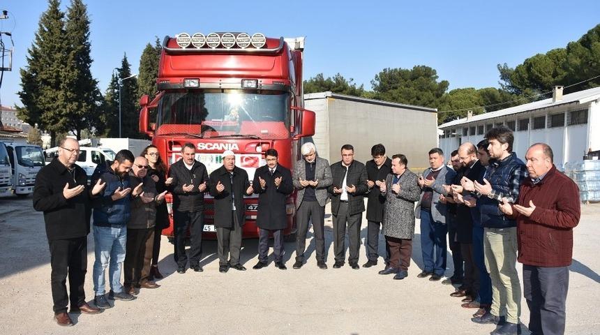 Yardım tırları İdlib&rsquo;e dualarla uğurlandı