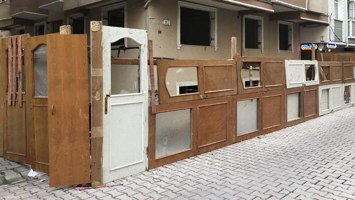 İstanbul Avcılar'da yıkılma tehlikesi olan binaya 'kapılı' önlem! G1