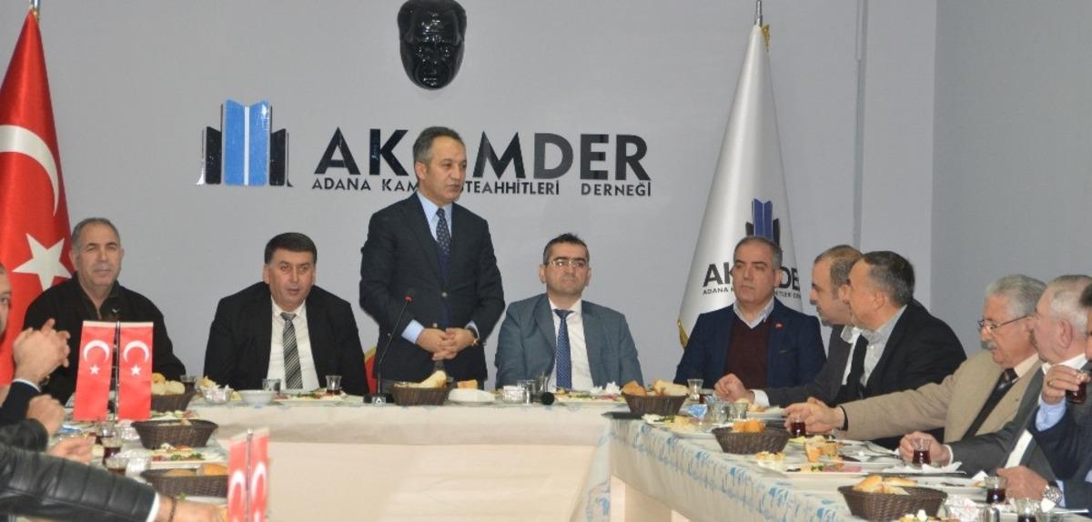 AKAMDER&rsquo;de "M&uuml;teahhitlik Yasası" konuşuldu