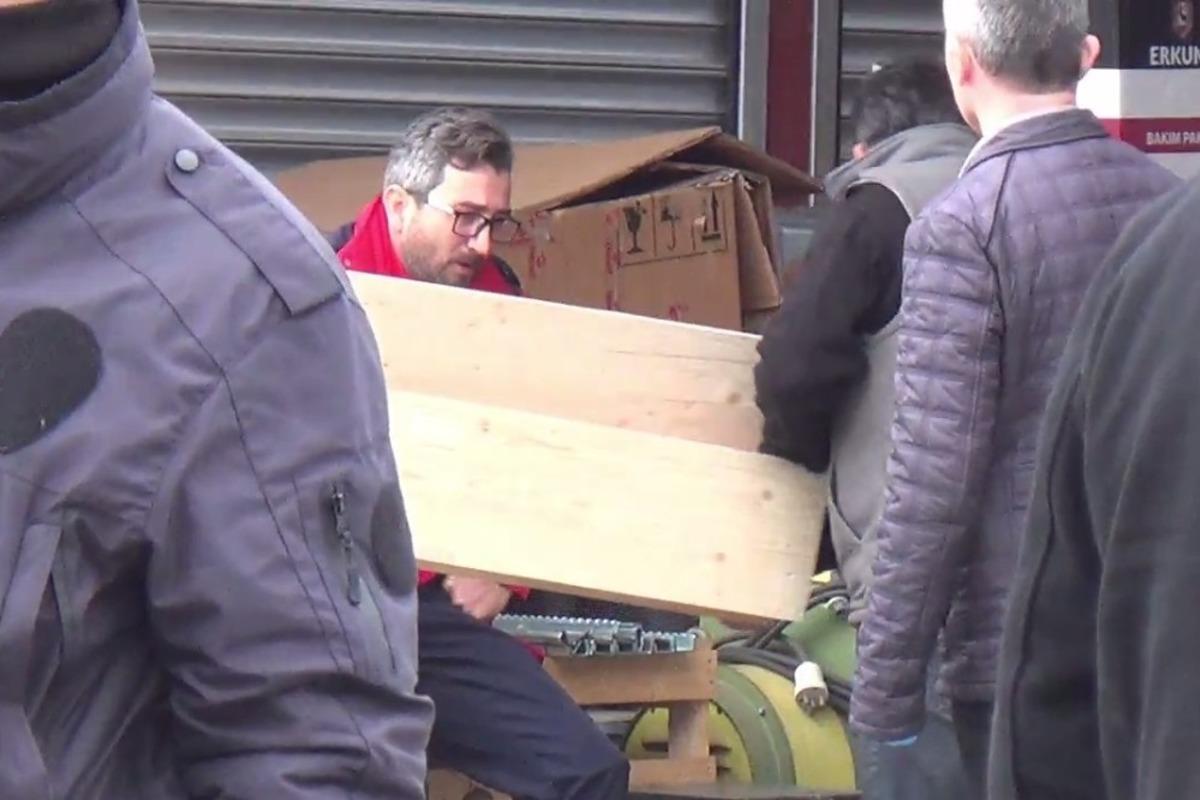 İhbara giden sağlık personeli yerde yatan kişiyi g&ouml;r&uuml;nce şoke oldu