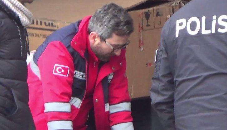 İhbara giden sağlık personeli yerde yatan kişiyi görünce şoke oldu G2