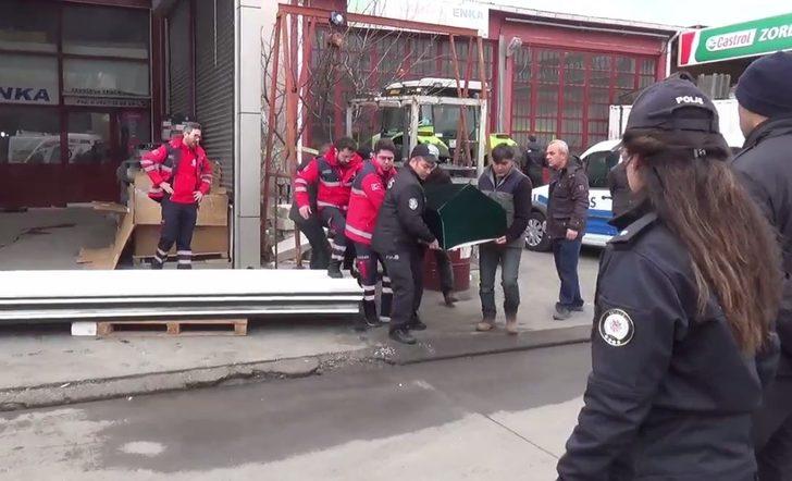 İhbara giden sağlık personeli yerde yatan kişiyi görünce şoke oldu G3