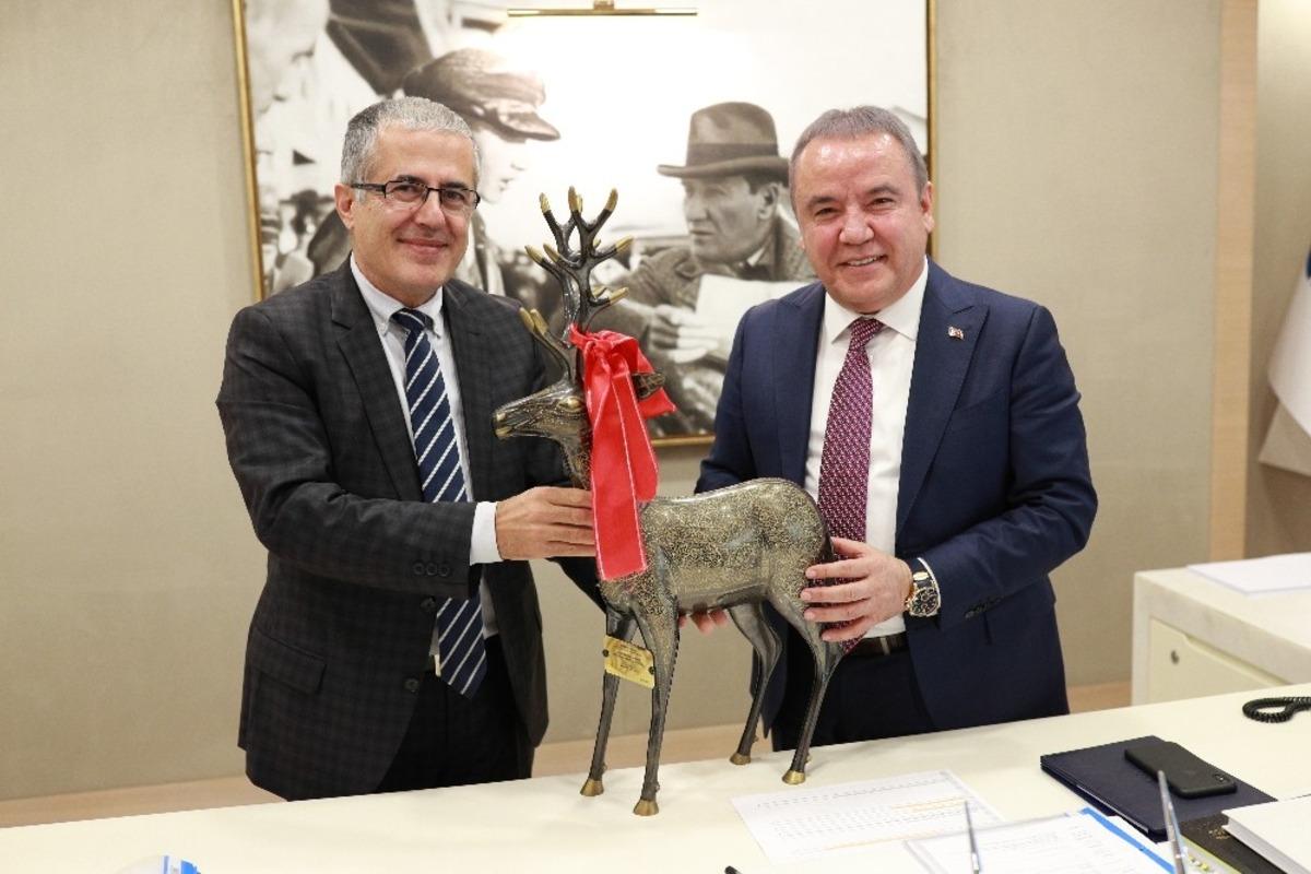 Başkan B&ouml;cek, &ldquo;Esnafın her zaman yanındayız&rdquo;