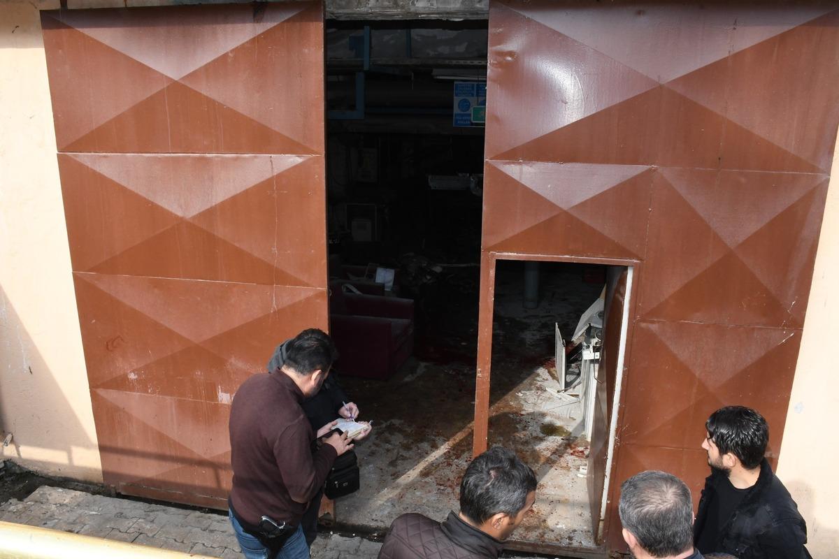 Son dakika: Mersin'in Tarsus il&ccedil;esinde devlet hastanesinde korkutan patlama! Yaralılar var