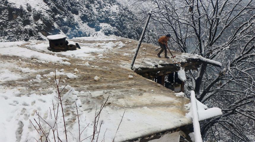 Pakistan'da &ccedil;ığ felaketi: En az 57 &ouml;l&uuml;