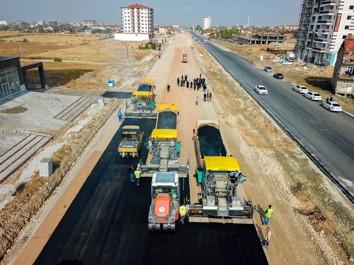 Malatya B&uuml;y&uuml;kşehir, 403 kilometrelik yolu asfaltladı