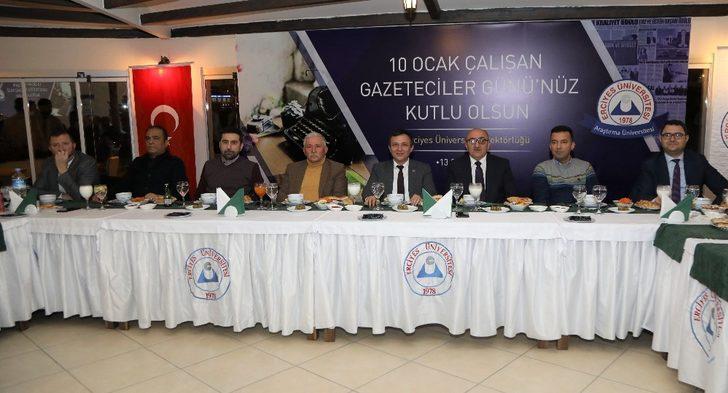 ERÜ Rektörü Çalış, Gazetecilerle bir araya geldi G1