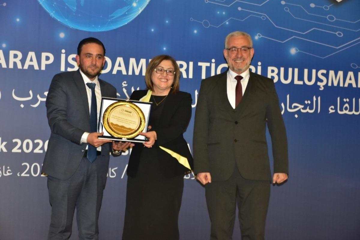 T&uuml;rk ve Arap iş adamları bir araya geldi