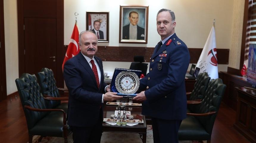 1&rsquo;inci Ana Jet &Uuml;s Komutanı Erg&uuml;n, Vali &Ccedil;akacak&rsquo;ı ziyaret etti