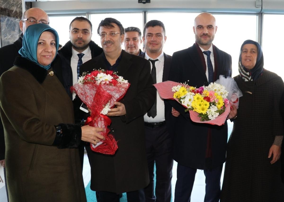 AK Parti il&ccedil;e başkanlarına coşkulu karşılama