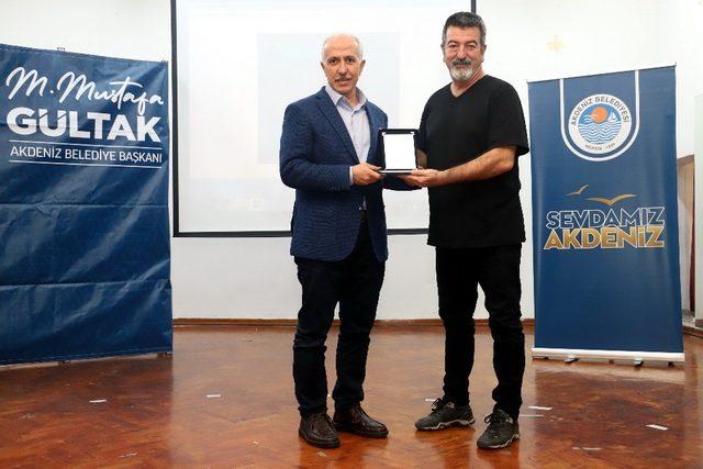 Mersin’de hayvan haklarıyla ilgili farkındalık semineri