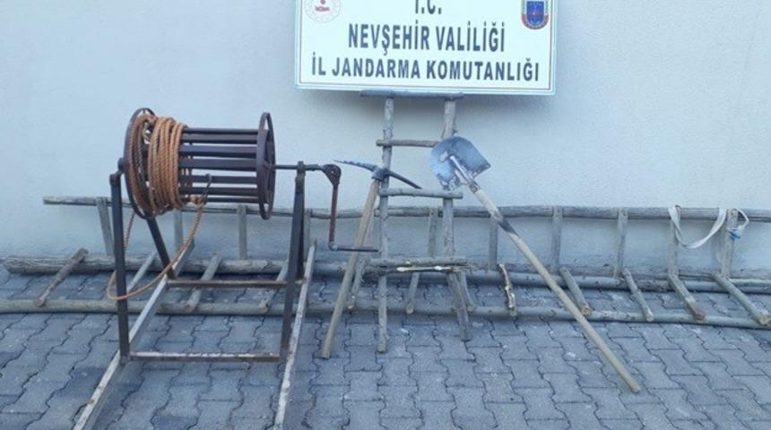 G&uuml;lşehir&rsquo;de ka&ccedil;ak kazı yapan 4 kişi su&ccedil;&uuml;st&uuml; yakalandı