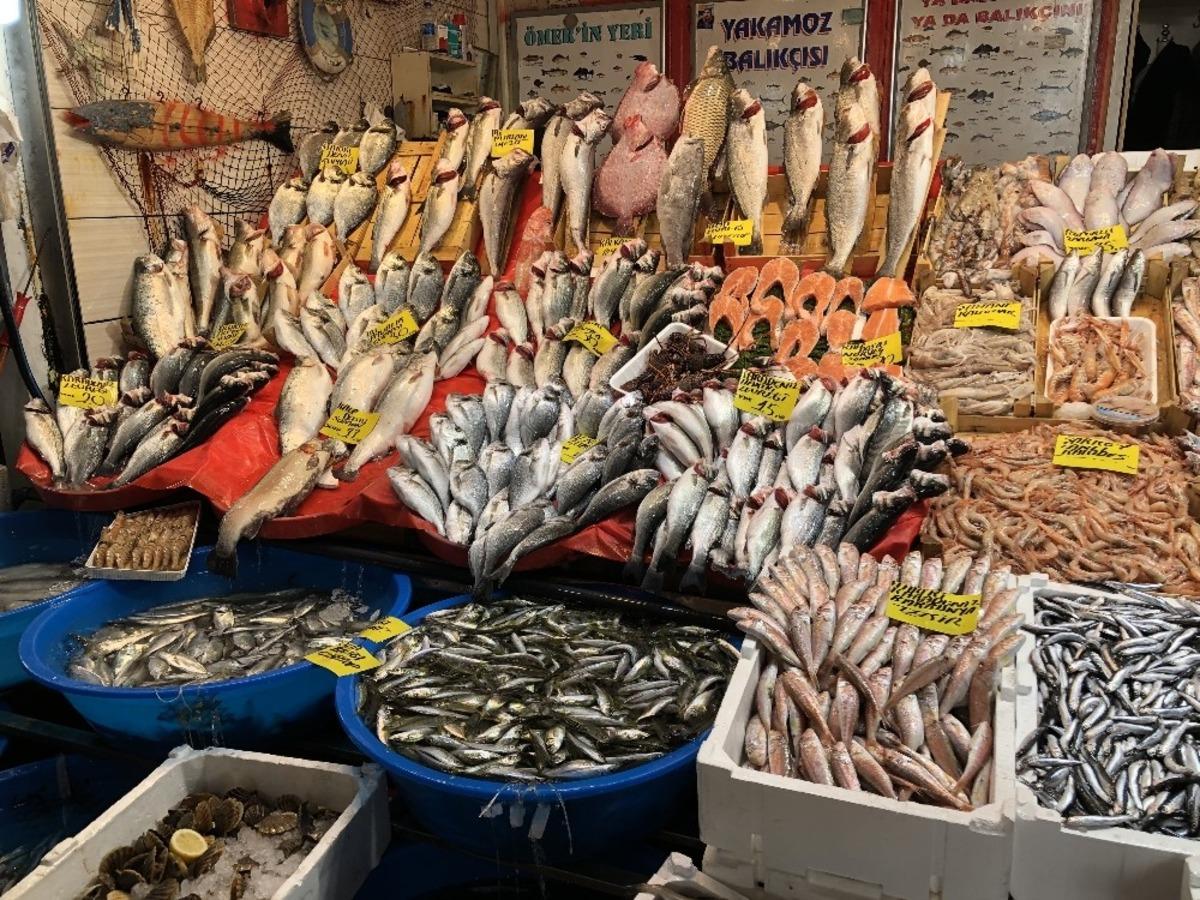 Deniz suyu sıcaklığı d&uuml;şt&uuml;; balık tezgahları doldu,taştı