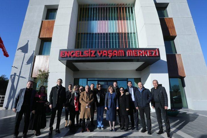 Ünlü gazetecilerden büyükşehir projelerine övgü dolu sözler G4