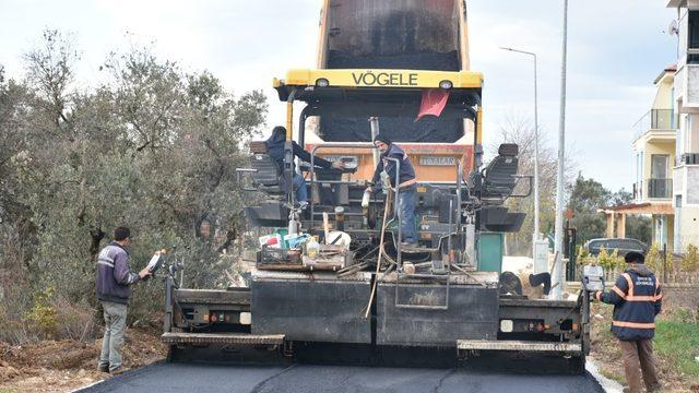 Umurbey’de beş sokağa asfalt