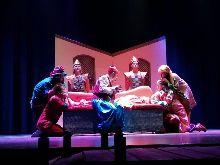 Manisalı çocuklar karne sevincini tiyatro oyunuyla pekiştirecek G1