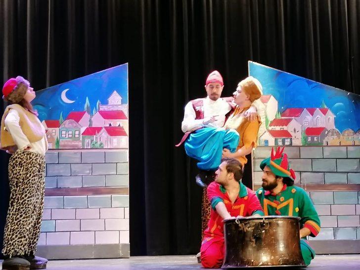 Manisalı çocuklar karne sevincini tiyatro oyunuyla pekiştirecek G3