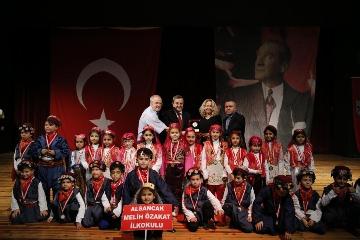 Konak&rsquo;ta halk oyunları şenliği g&ouml;z doldurdu