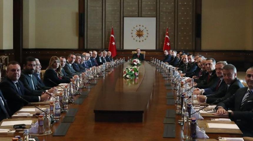 Cumhurbaşkanı Erdoğan, kulüp başkanlarını Külliye'de kabul etti
