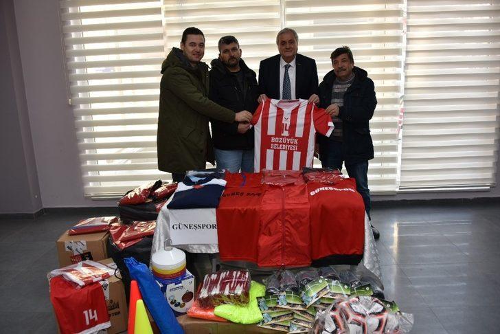 Başkan Bakkalcıoğlu’ndan amatör spor kulüplerine malzeme yardımı G4