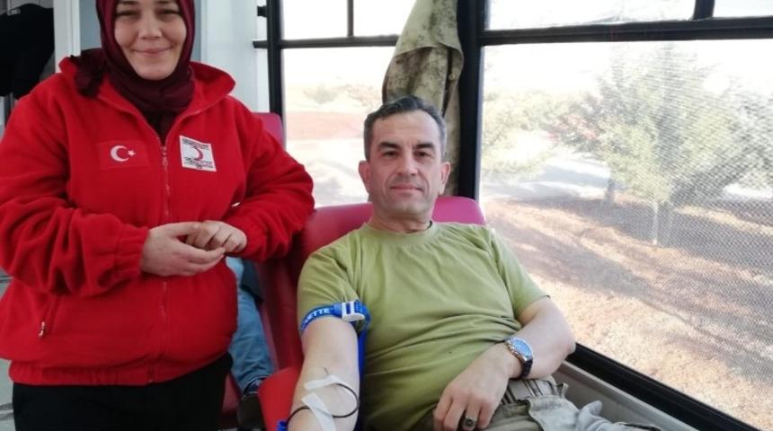 Jandarma personeli kan bağında bulundu