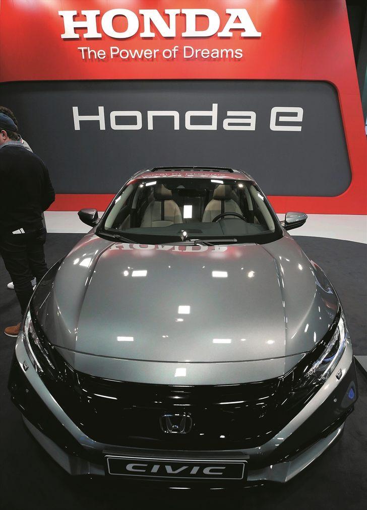 Görücüye çıktılar! Brüksel Otomobil Fuarı'na yoğun ilgi G3