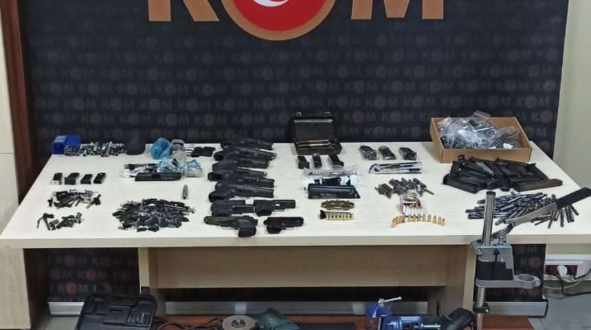 Hepsi Düzce'deki baskın sonrası ele geçirildi! Neler çıktı neler!