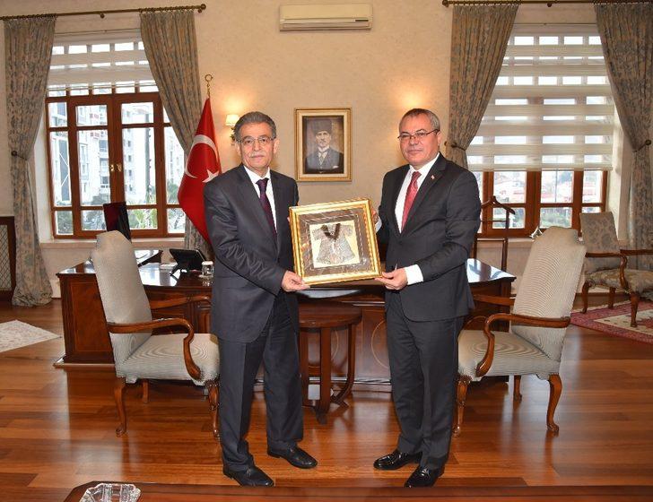 Eski Bakan Güçlü Manisa’da G3