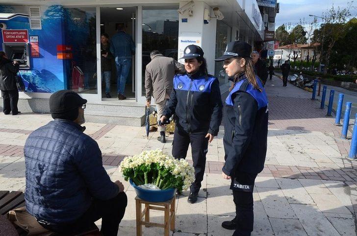 Kuşadası’nda bayan zabıtalar istismarcılara göz açtırmıyor G5