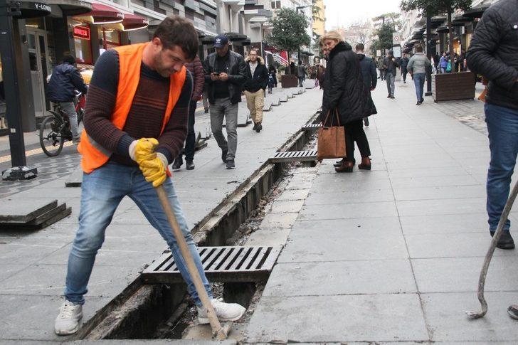 İstiklal Caddesi’ne ilk kazma vuruldu G1