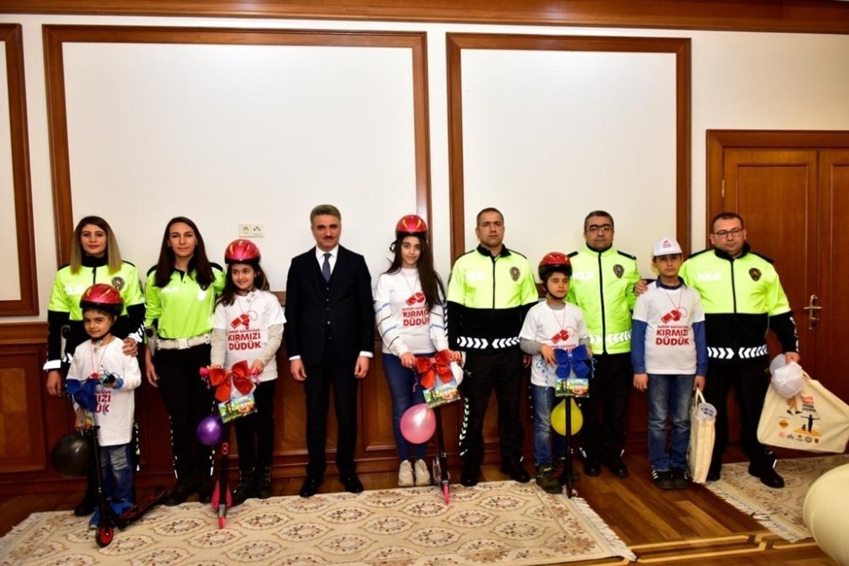 &ldquo;Kemerin Ses Getirsin&rdquo; projesinde Malatya&rsquo;ya 4 &ouml;d&uuml;l