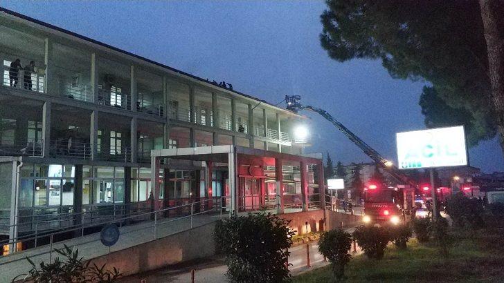Samsun'da korkutan yangın! Hastane çatısı alevlere teslim oldu! G3