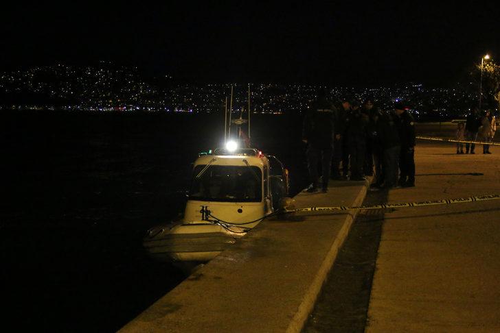 Meraklı gözlerle izlediler! Sarıyer'de denizden ceset çıktı! G1