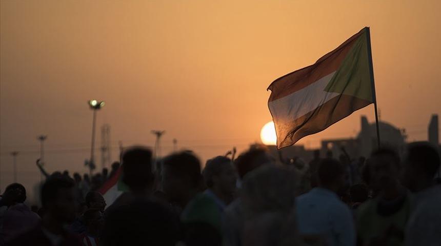Sudan'da 'isyan' bastırıldı,istihbaratçılara gözaltı