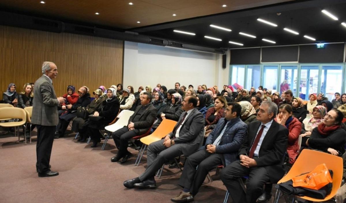 Erzincan&rsquo;da "Ailem ve Ben" konulu konferans d&uuml;zenlendi