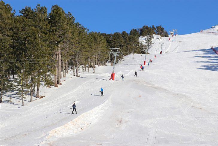 Murat Dağı'ndaki pistler kayak tutkunlarını bekliyor G3