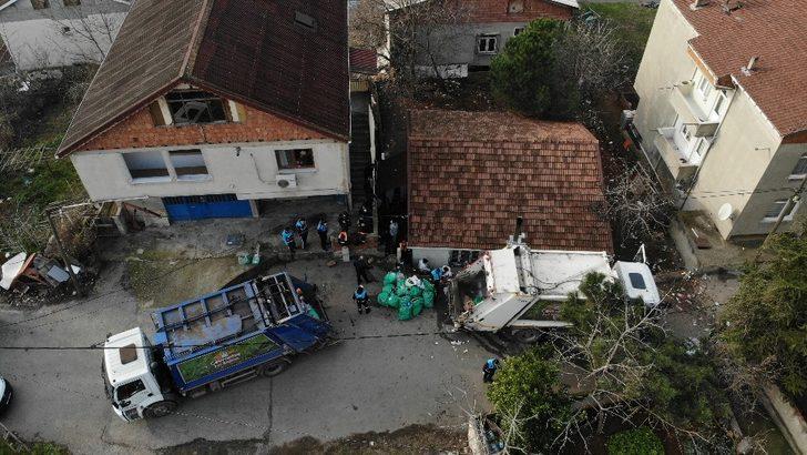 Pendik’te şaşırtan olay! Bir evden 20 ton çöp çıkarıldı G1