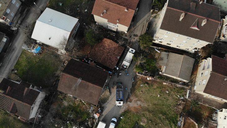 Pendik’te şaşırtan olay! Bir evden 20 ton çöp çıkarıldı G3