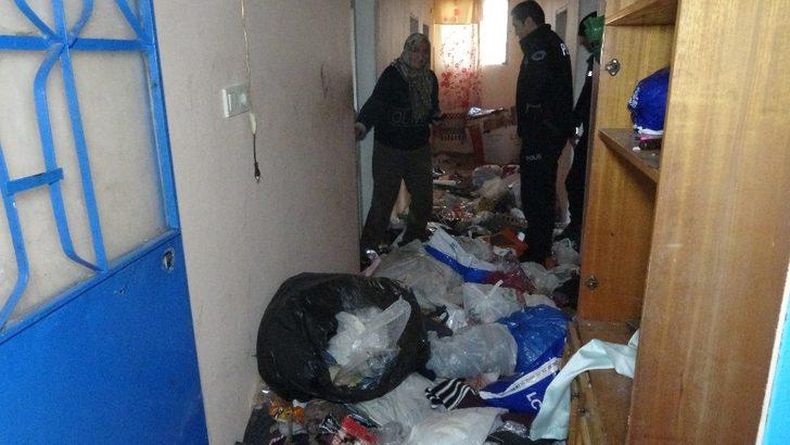 Pendik’te şaşırtan olay! Bir evden 20 ton çöp çıkarıldı G4