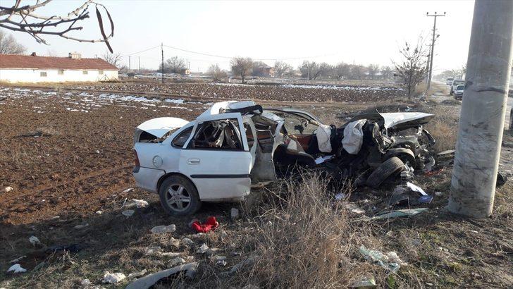 Elektrik direğine çarpan otomobilin sürücüsü ağır yaralandı G2