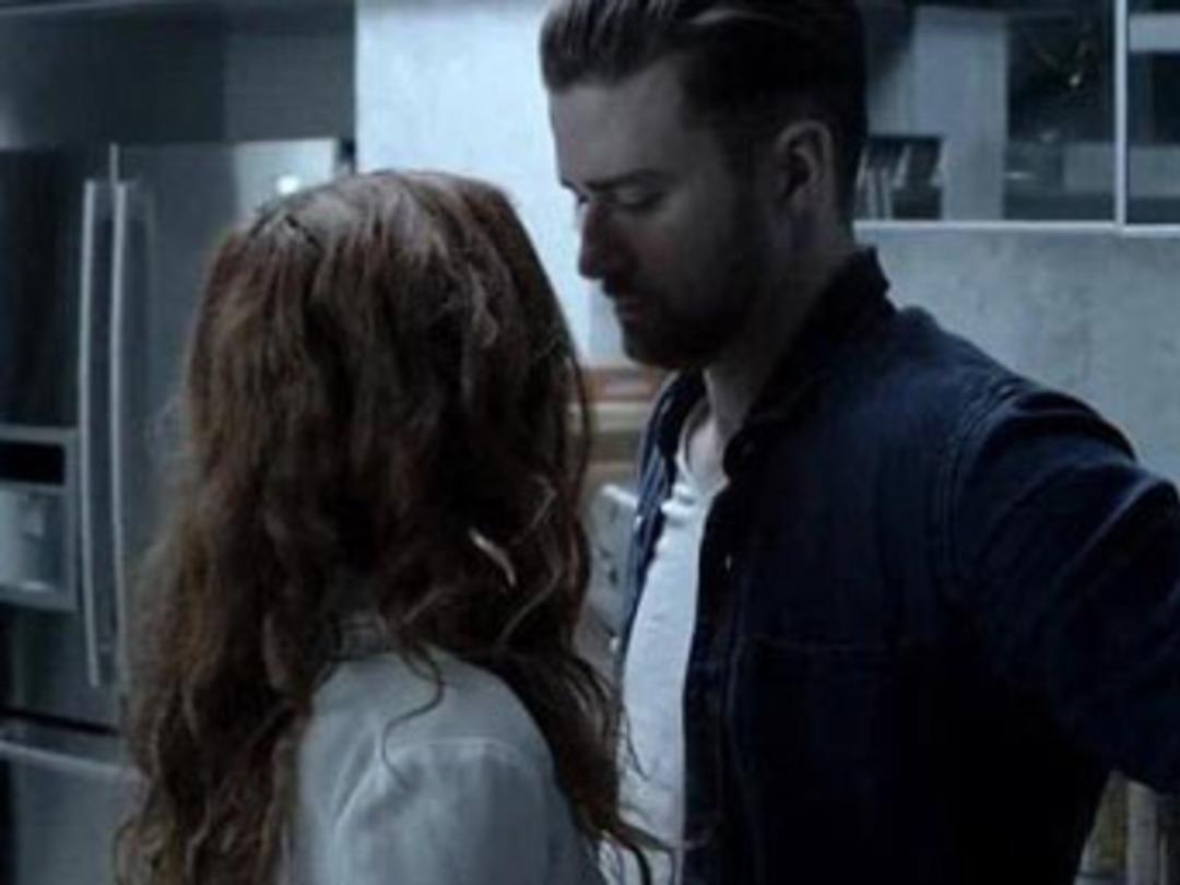 Elvis Presley'in torunu &ccedil;ok cesur