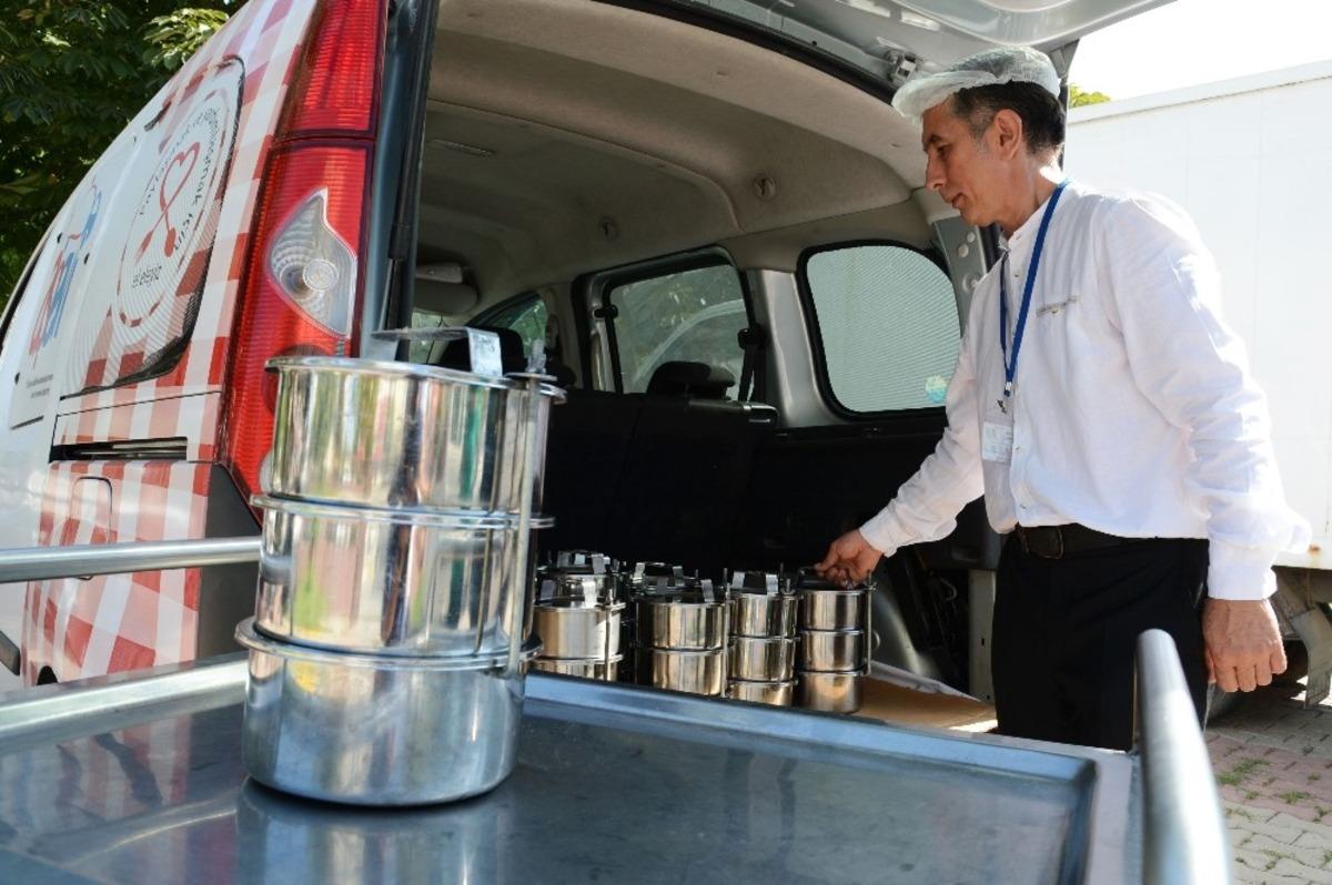 Başkan &Ccedil;alık: &ldquo;İhtiya&ccedil; sahibi vatandaşlarımızın yanındayız&rdquo;