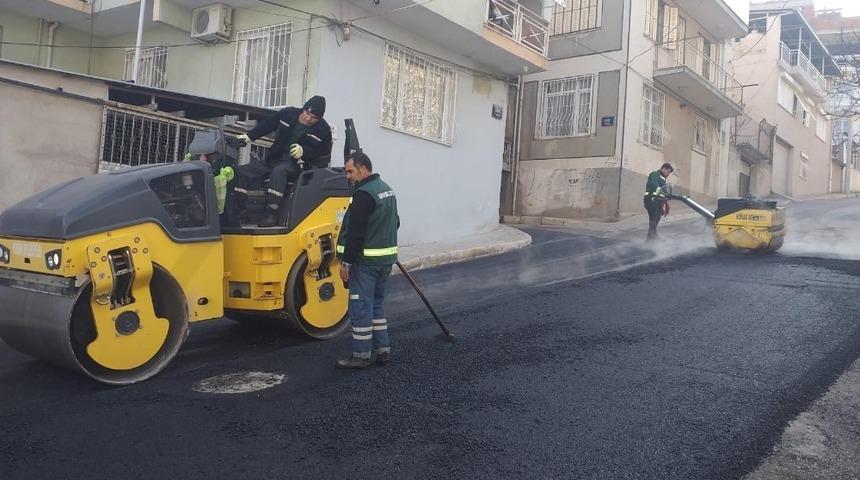 Konak&rsquo;ta 8 bin 500 ton asfalt serilmişti, 2020&rsquo;de hedef 12 bin ton