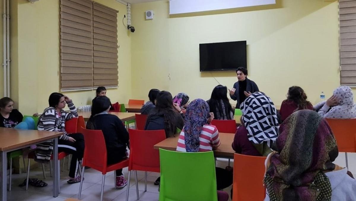 &Ouml;ğrencilere &rsquo;V&uuml;cut sağlığı ve hijyen&rsquo; eğitimi