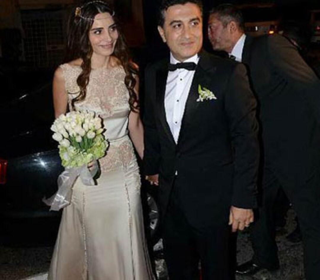 Нур айсан с мужем. Левент везироглу. Левент везироглу. Нур феттахоглу и левент. Нур феттахоглу и мурат айсан.