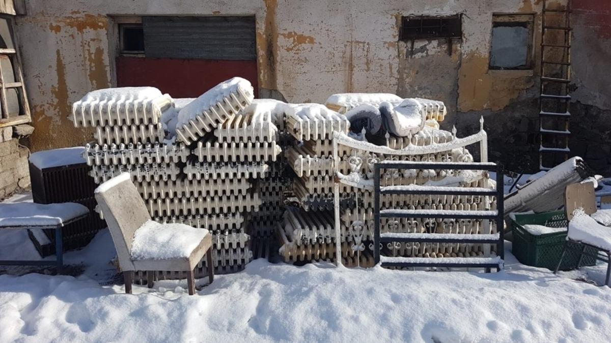 Kalorifer peteği hırsızlığı zanlıları yakalandı