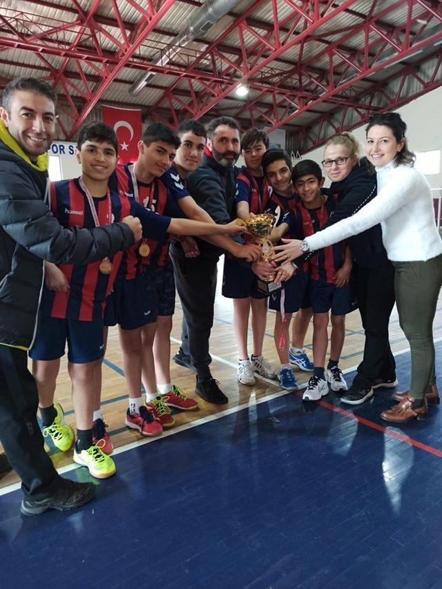 Okullar arası Yıldız Erkek Badminton İl Birinciliği tamamlandı