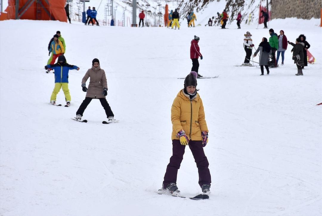Paland&ouml;ken kayak tutkunlarına s&ouml;mestr tatilinin keyfini doyasıya yaşatacak