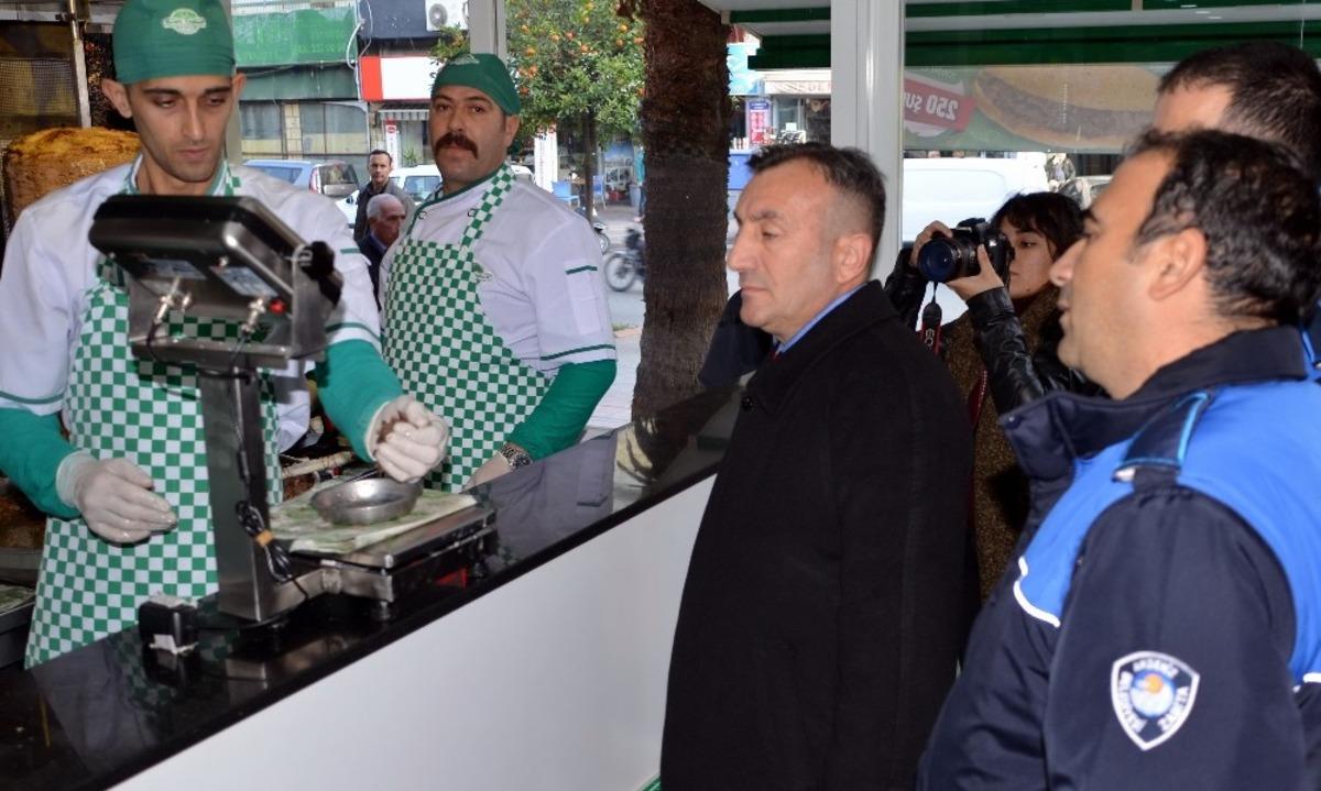 Akdeniz Belediyesi, gıda &uuml;retim ve satış yerlerinde denetimleri s&uuml;rd&uuml;r&uuml;yor