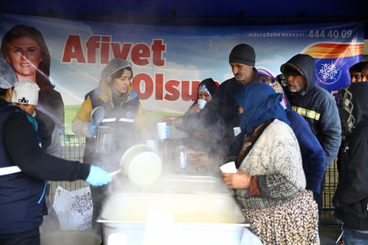 Soğuktan &uuml;ş&uuml;yenler b&uuml;y&uuml;kşehrin &ccedil;orbasıyla ısınıyor